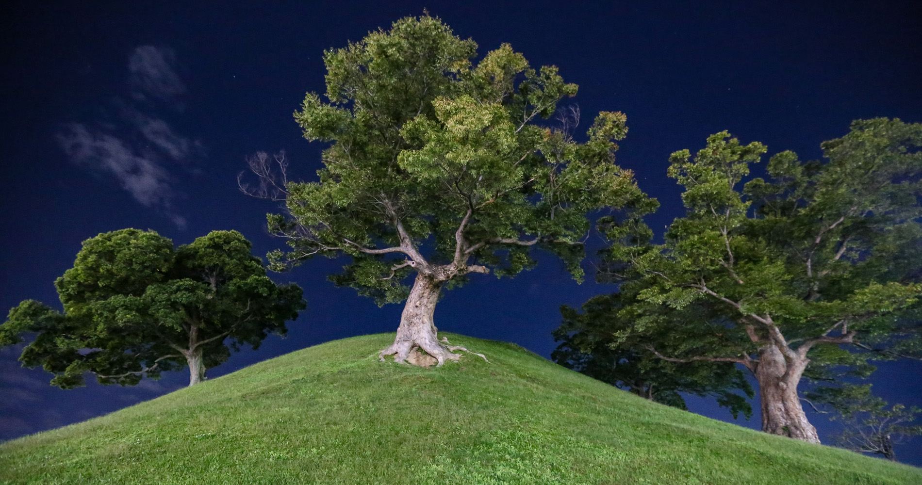 Balade nocturne dans le parc des tumulis