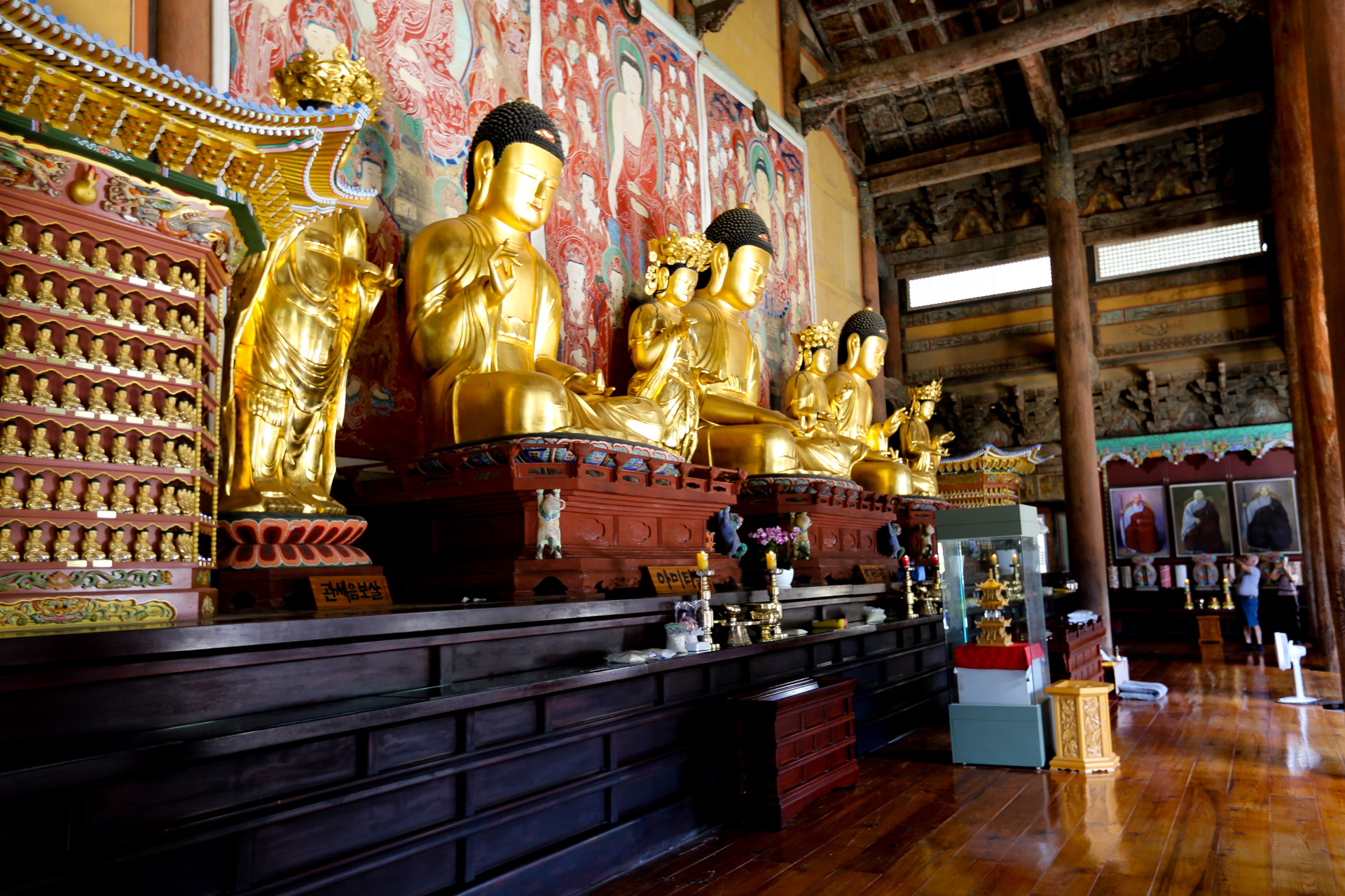 Intérieur du Gakhwangjeon Hall